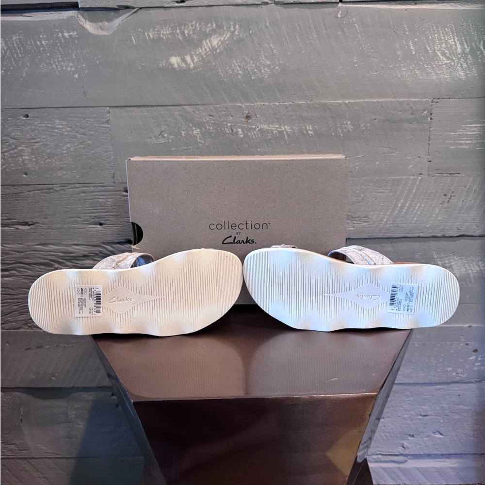 NIB collection by Clarks sandals - Picture 3 of 9